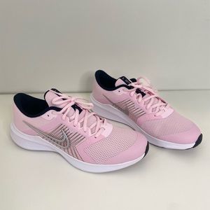 Women nike Downshift 11, SIZE 8.5